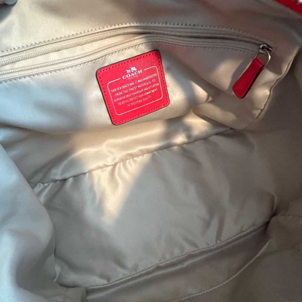 Coach shoulder bag! Beautiful color!🌹 - Picture 8 of 9